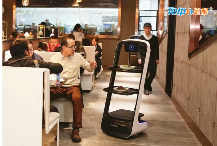 京东X未来餐厅采用机器人送餐.jpg