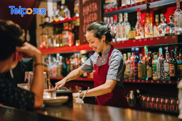 餐厅饮料店跟顾客互动.png