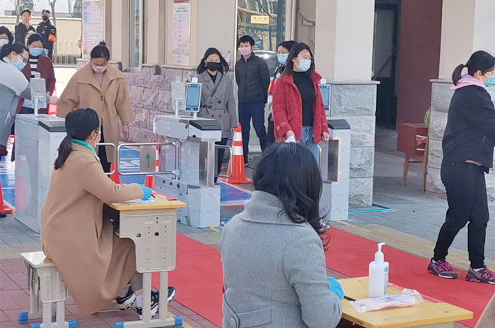 校园使用刷脸人脸识别核验终端.jpg