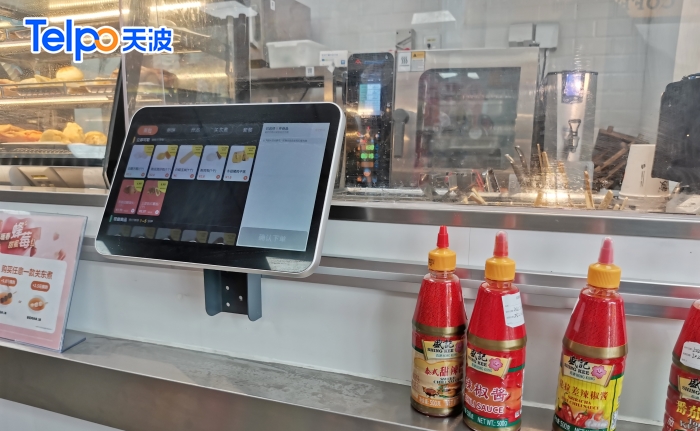 便利店里的天波鲜食点餐平板.jpg